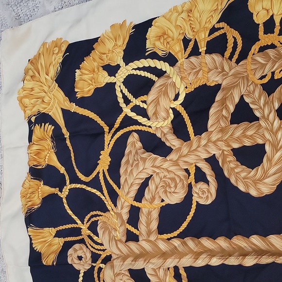 Authentic Dior oversized silk scarf - Picture 7 of 9